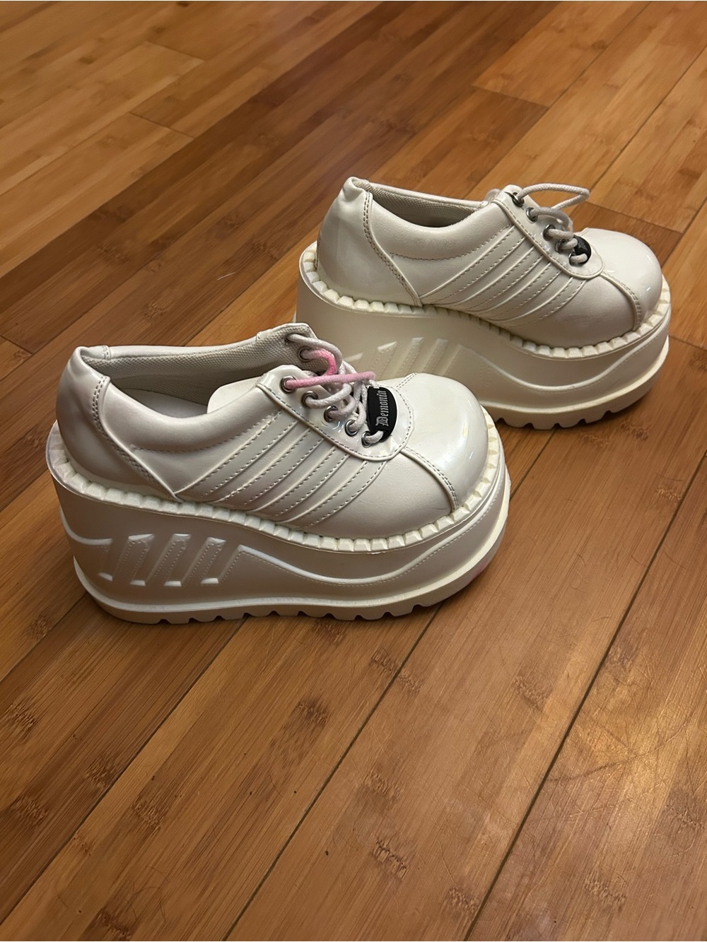 Demonia Stomp Platform Wedge Sneaker Shoes Size 6 White